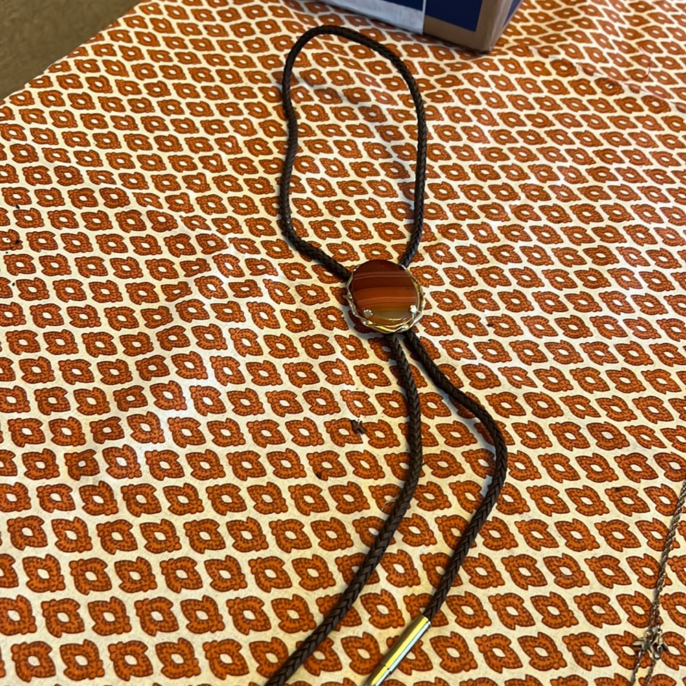 Vintage tigers eye bolo tie